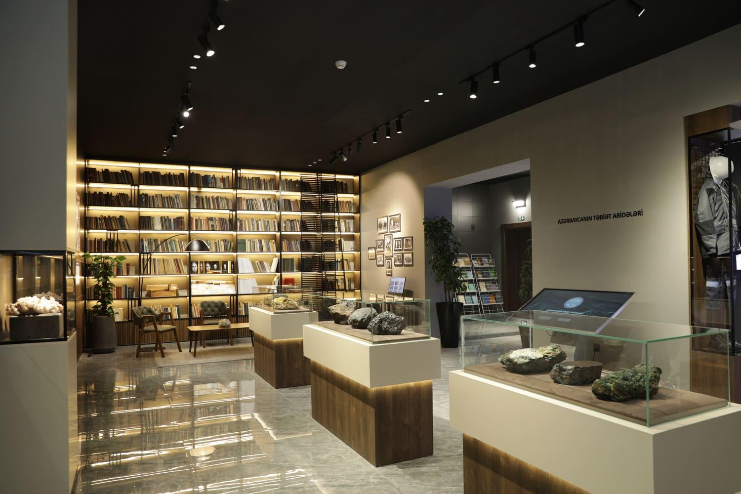 Baku Devlet Bahce Kutuphane